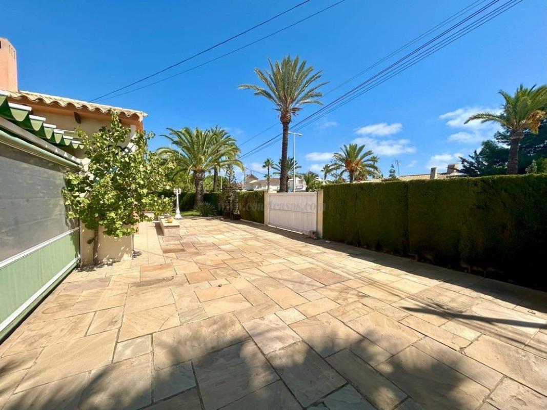 Venta de villa en Orihuela