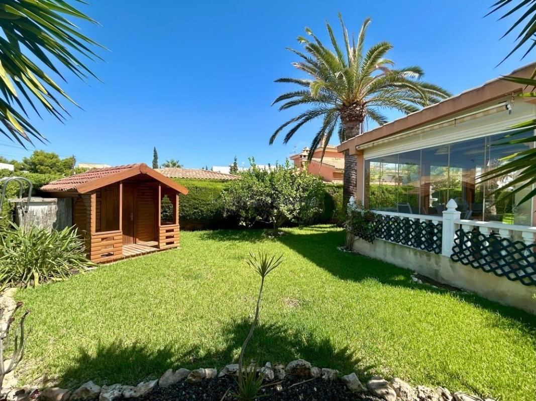 Venta de villa en Orihuela