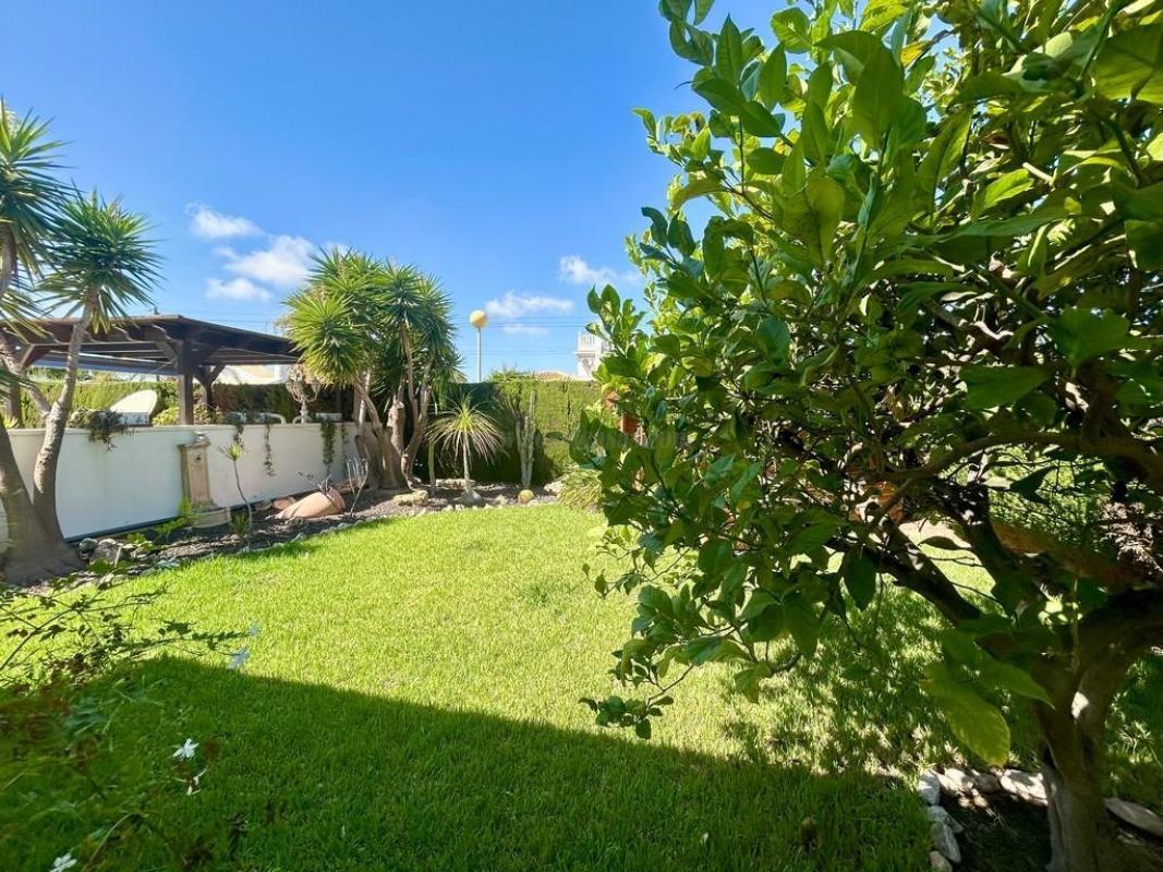 Venta de villa en Orihuela