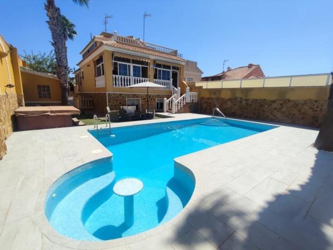 Venta de villa en Torrevieja