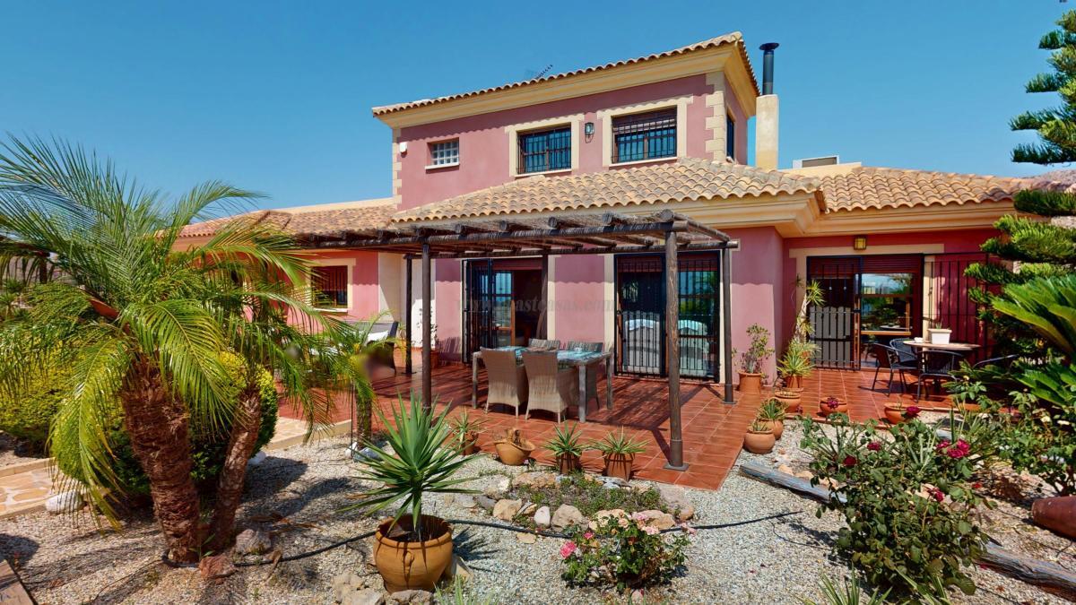 Venta de villa en Águilas