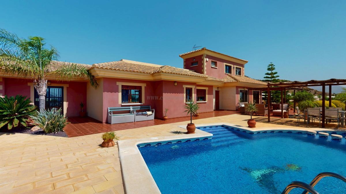 Venta de villa en Águilas