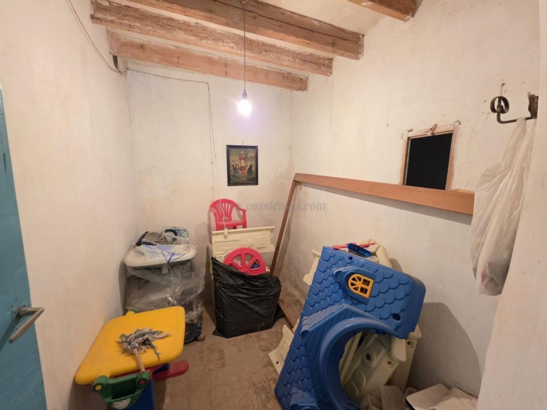 Venta de villa en Hondón de las Nieves