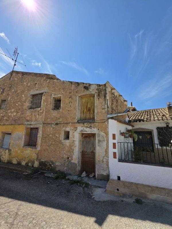 Venta de villa en Hondón de las Nieves