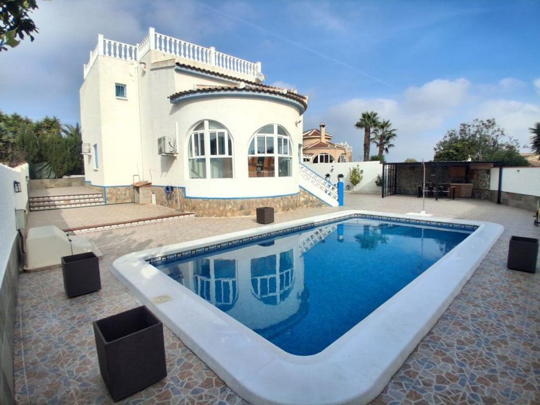 Venta de villa en Rojales