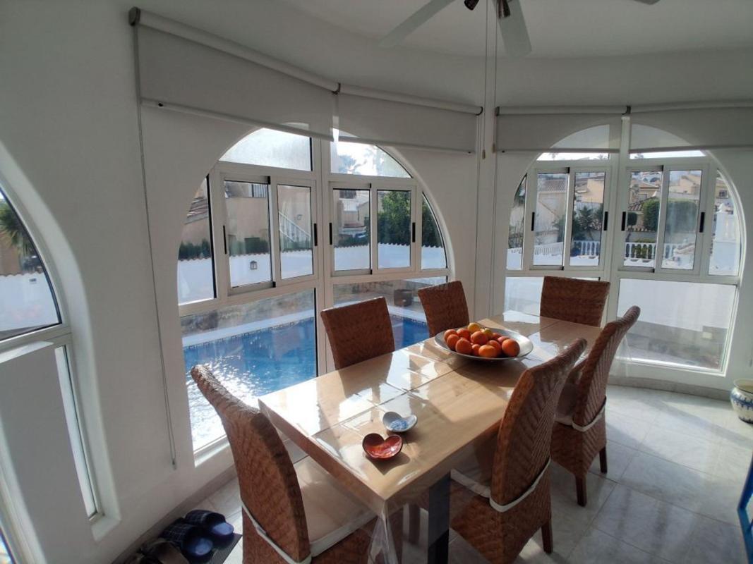 Venta de villa en Rojales