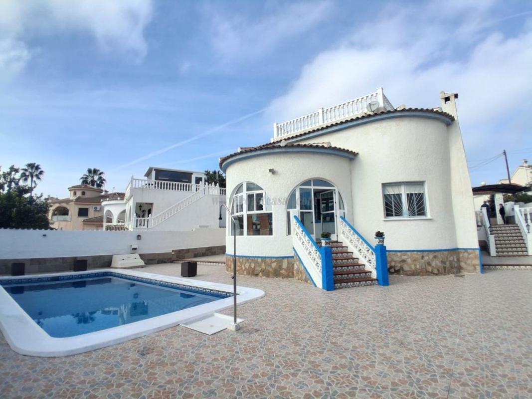 Venta de villa en Rojales