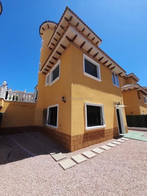 Venta de villa en Rojales