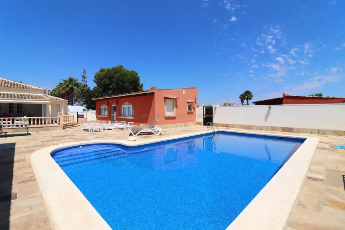 Venta de villa en Almoradí