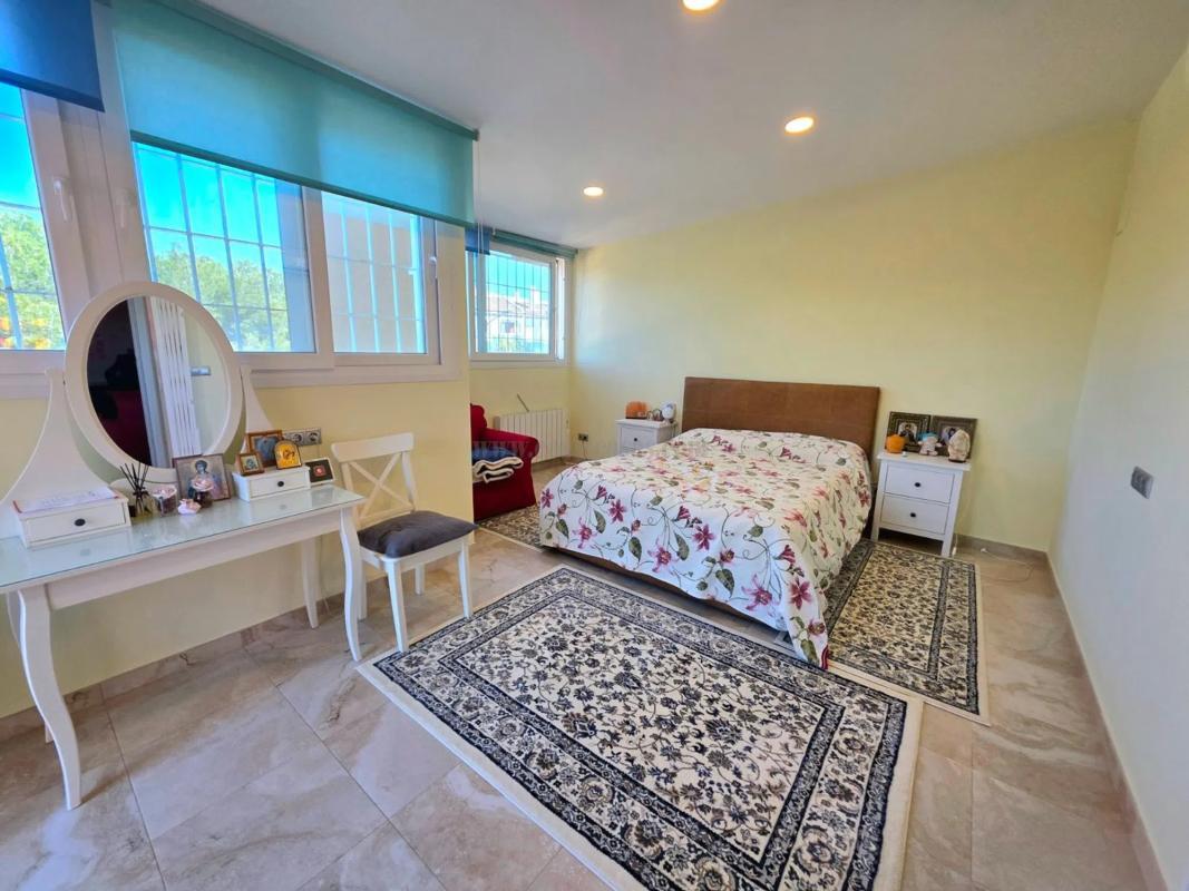 Venta de villa en Orihuela