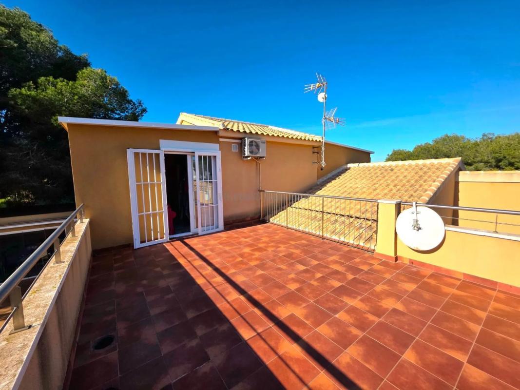 Venta de villa en Orihuela