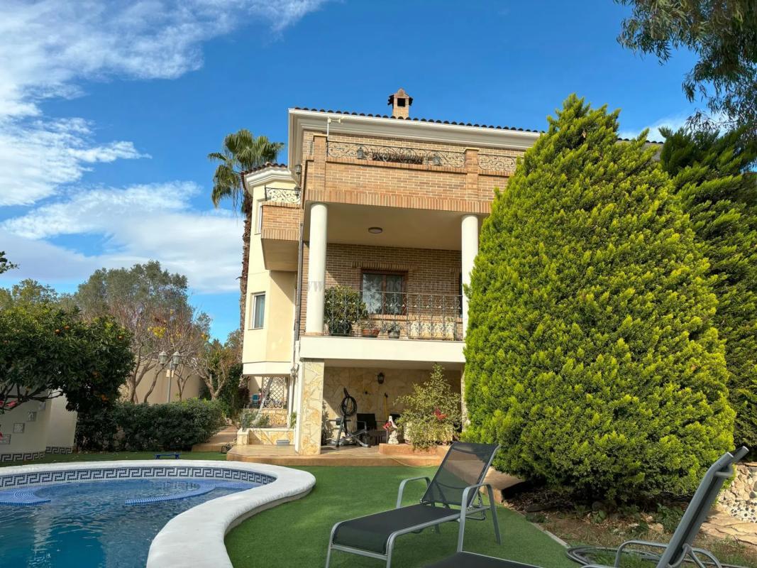 Venta de villa en Rojales