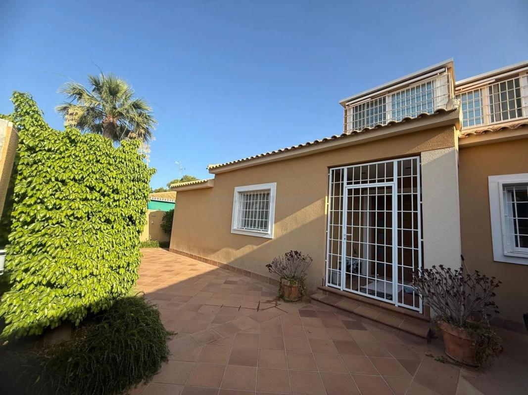 Venta de villa en Orihuela