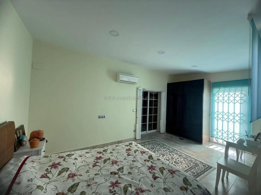Venta de villa en Orihuela