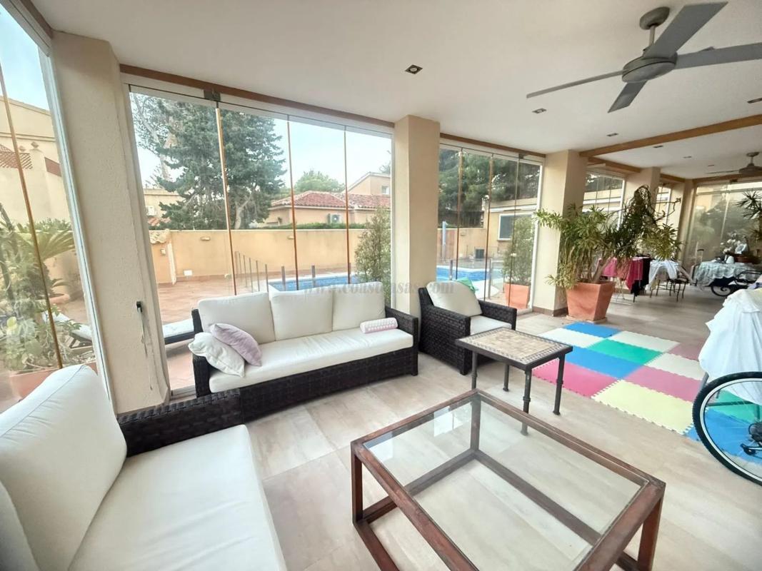 Venta de villa en Orihuela