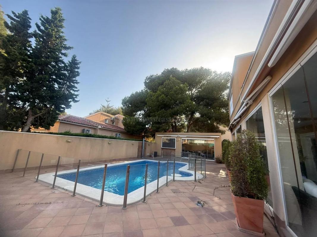 Venta de villa en Orihuela