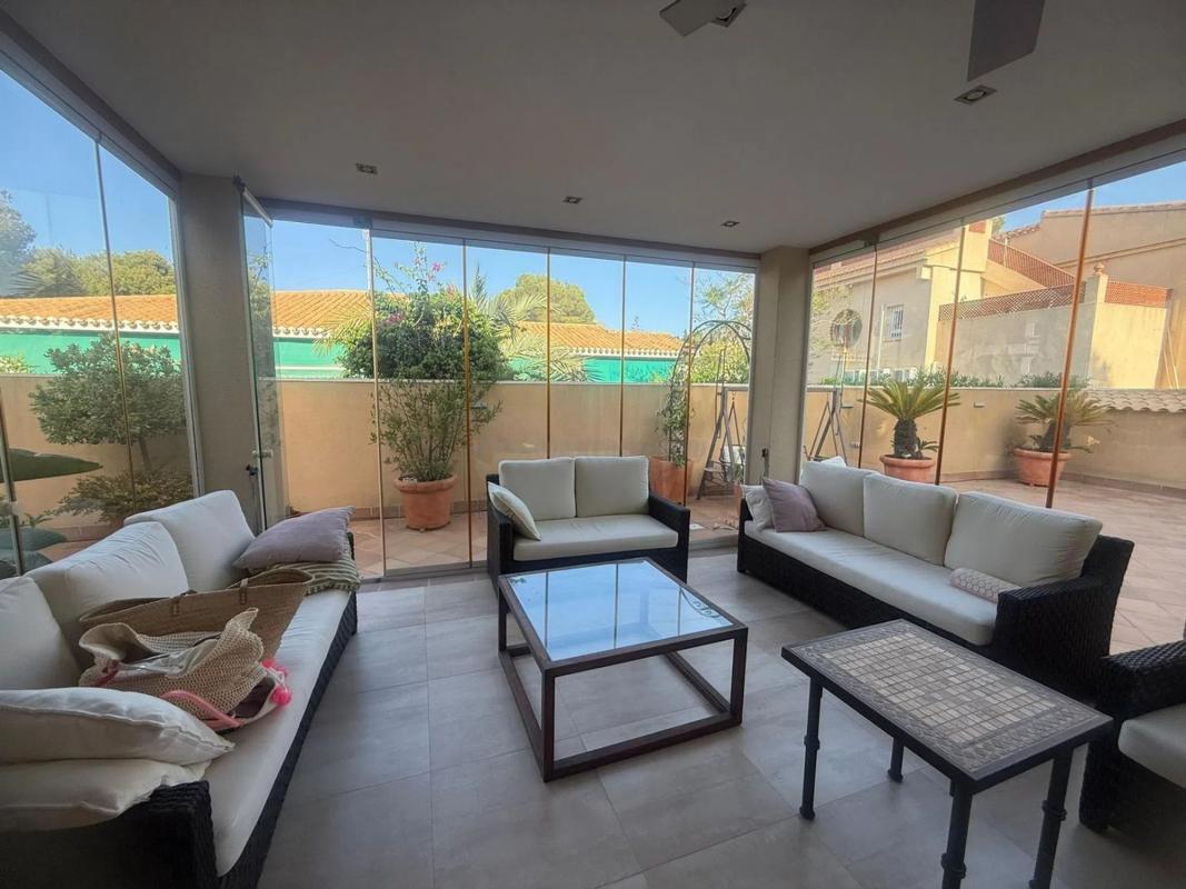 Venta de villa en Orihuela