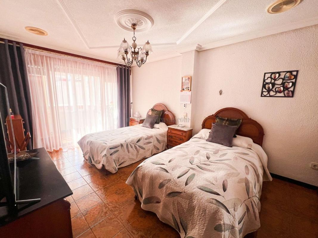 Venta de villa en Guardamar del Segura