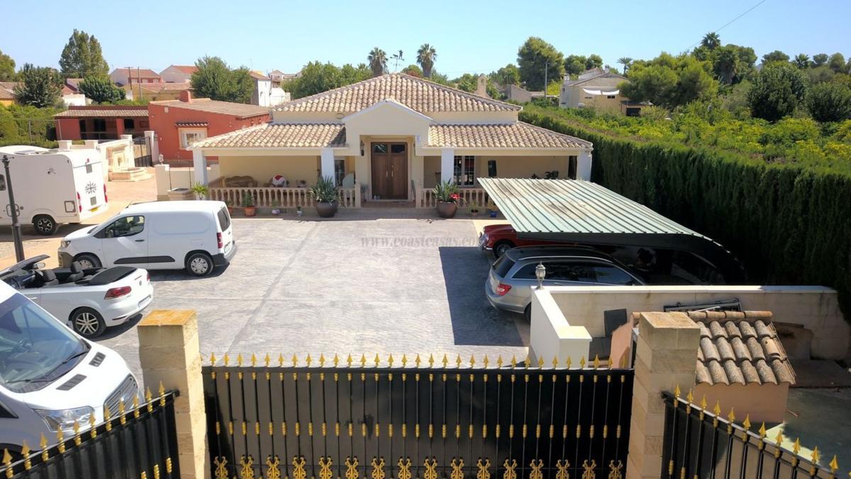 Venta de villa en Almoradí
