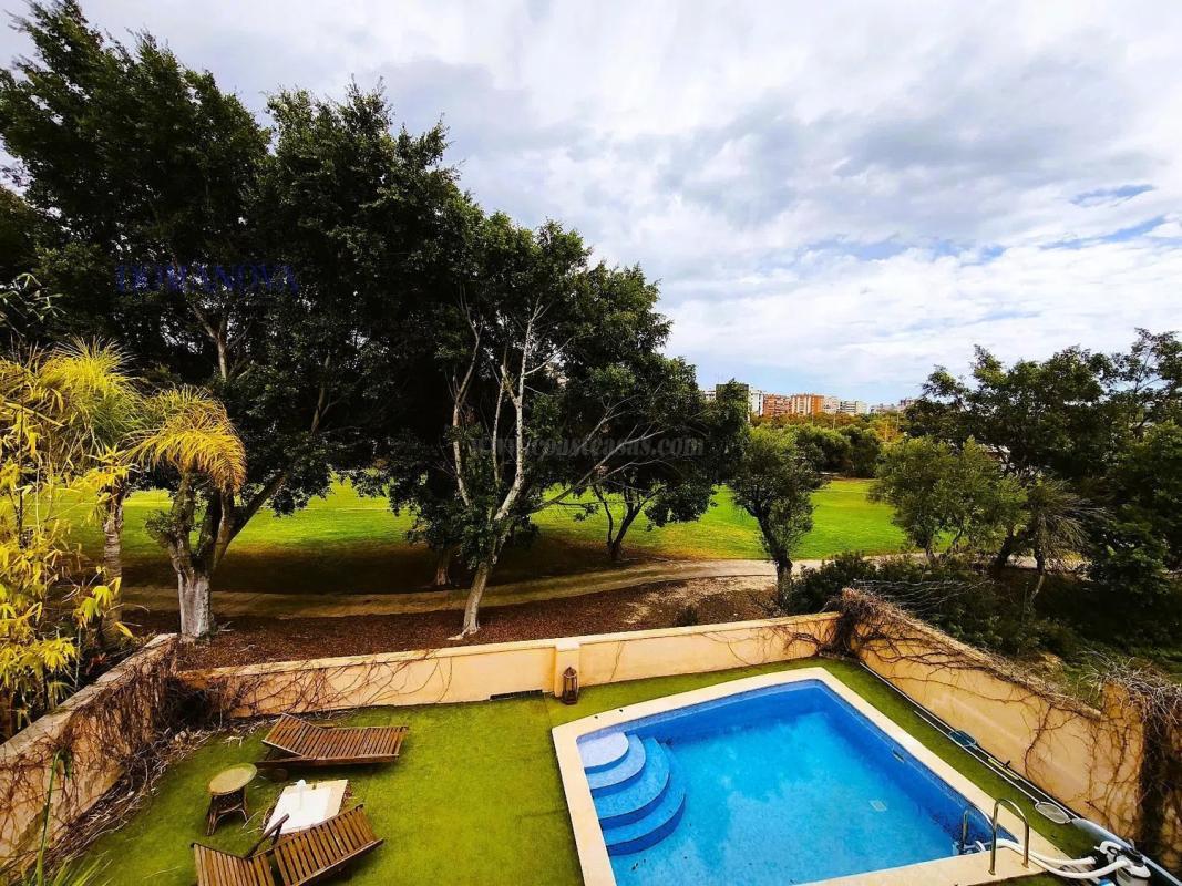 Venta de villa en Alicante