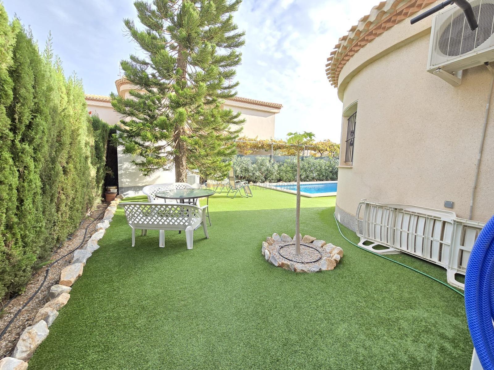 Venta de chalet en Orihuela Costa