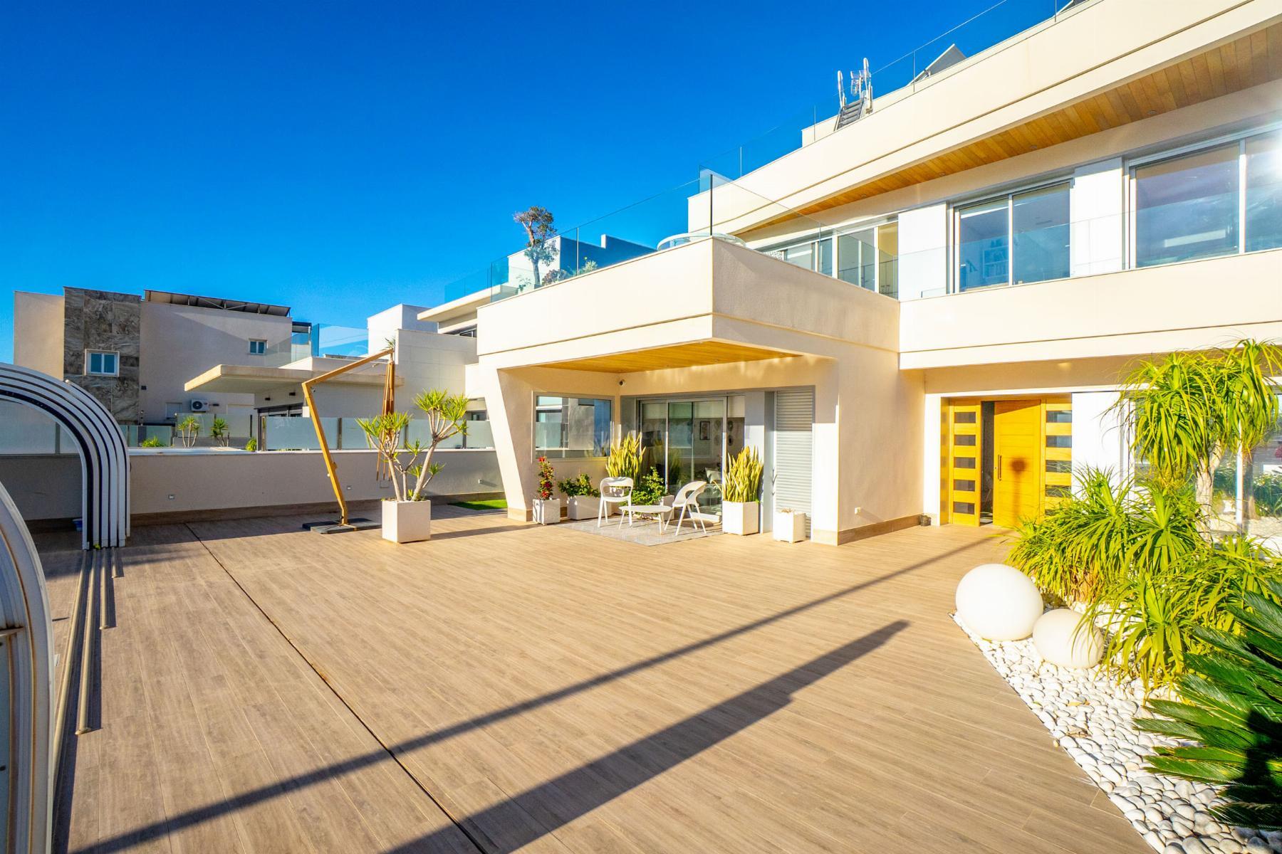 Venta de chalet en Orihuela Costa