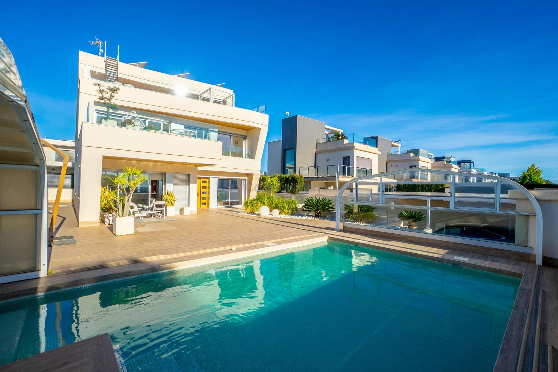 Venta de chalet en Orihuela Costa
