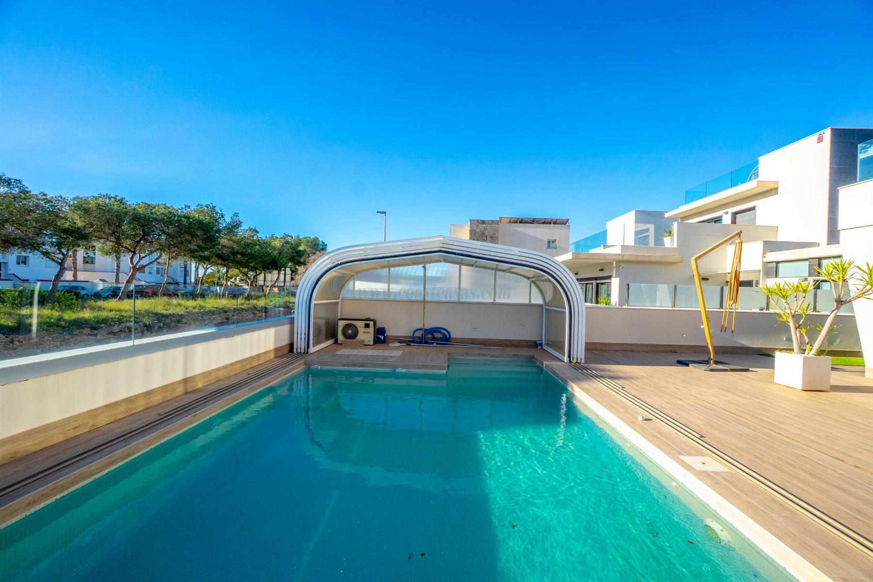 Venta de chalet en Orihuela Costa