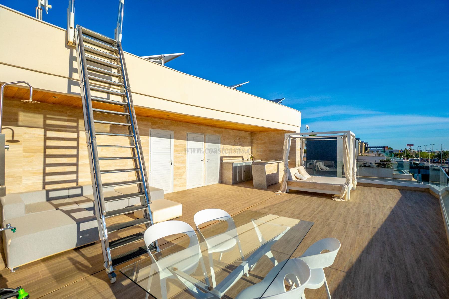 Venta de chalet en Orihuela Costa