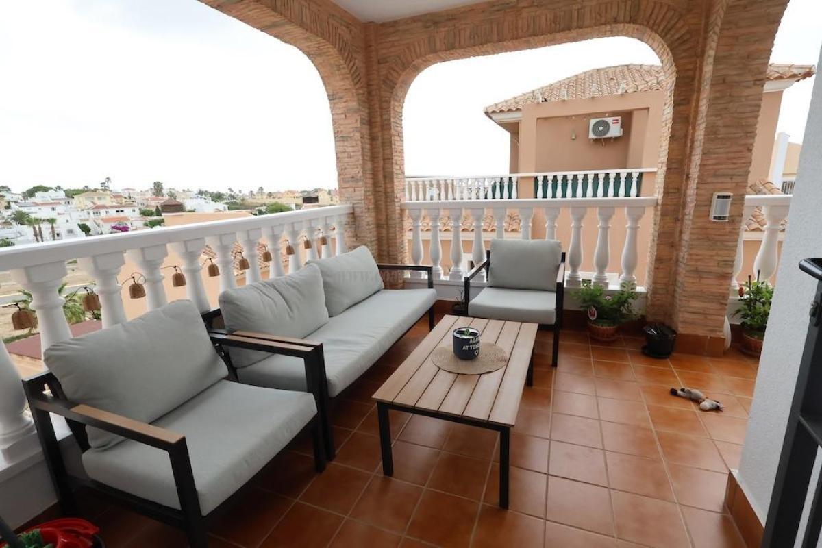 Venta de villa en San Miguel de Salinas