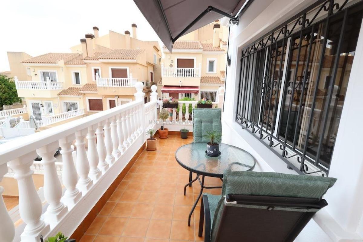 Venta de villa en San Miguel de Salinas