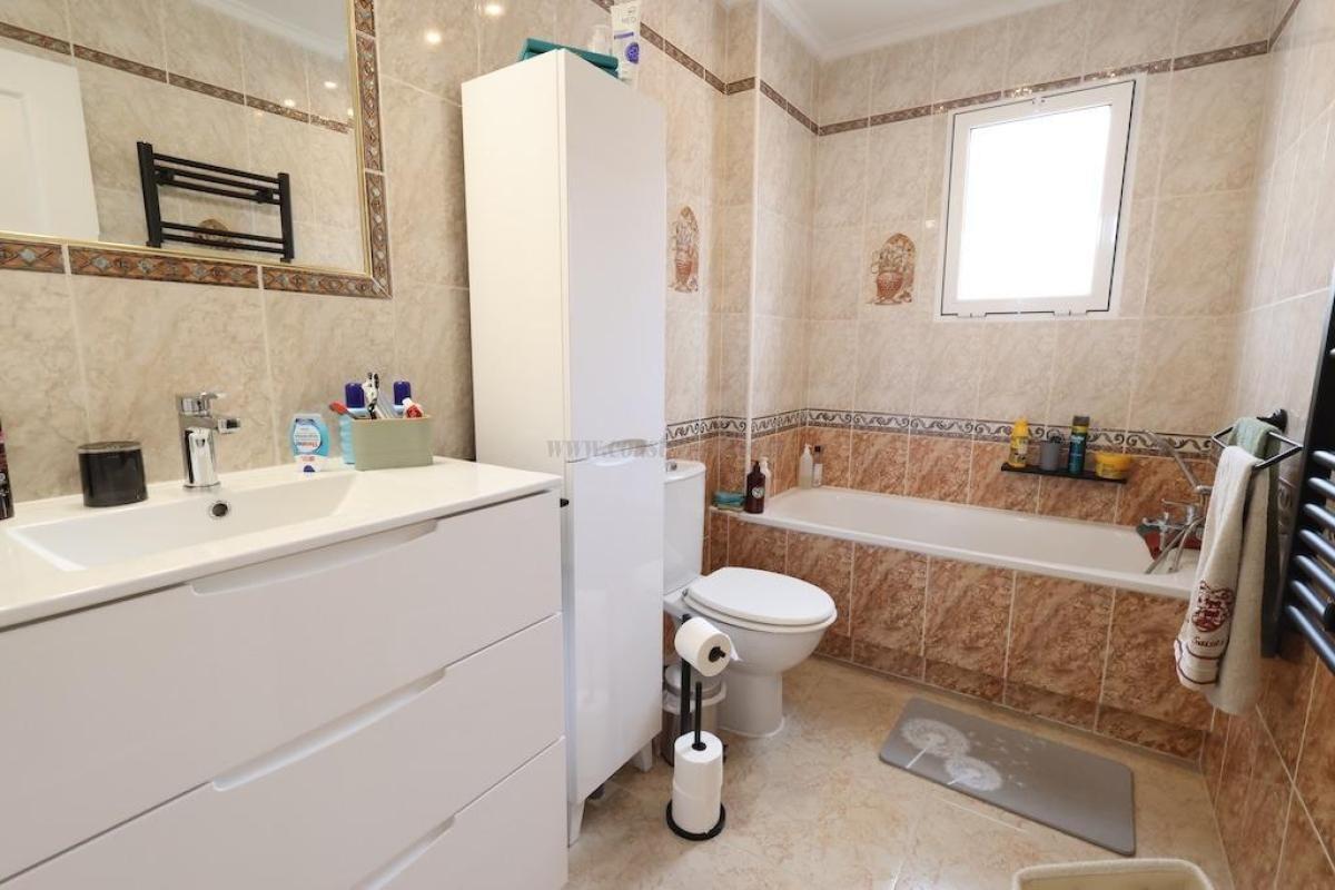 Venta de villa en San Miguel de Salinas