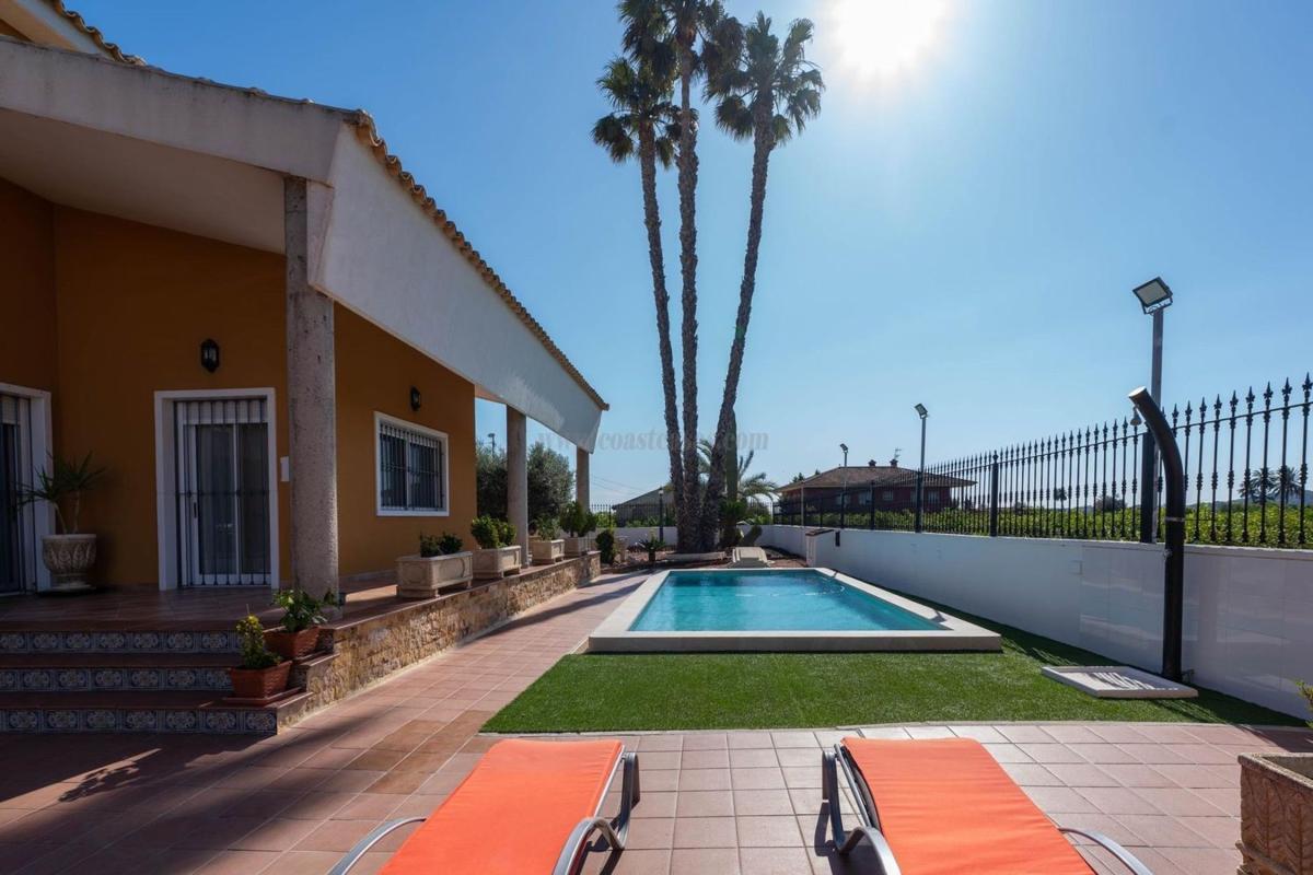 Venta de villa en Bigastro
