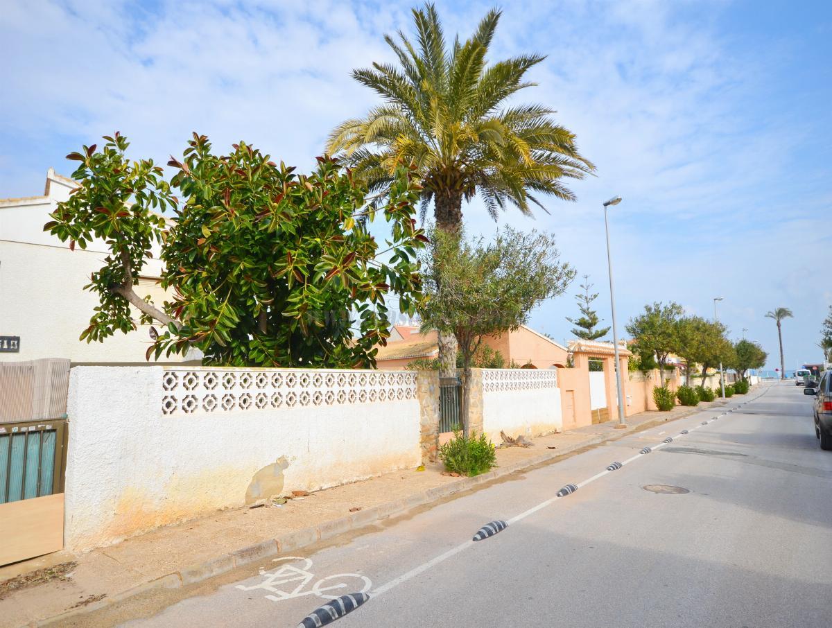 For sale of villa in Orihuela Costa