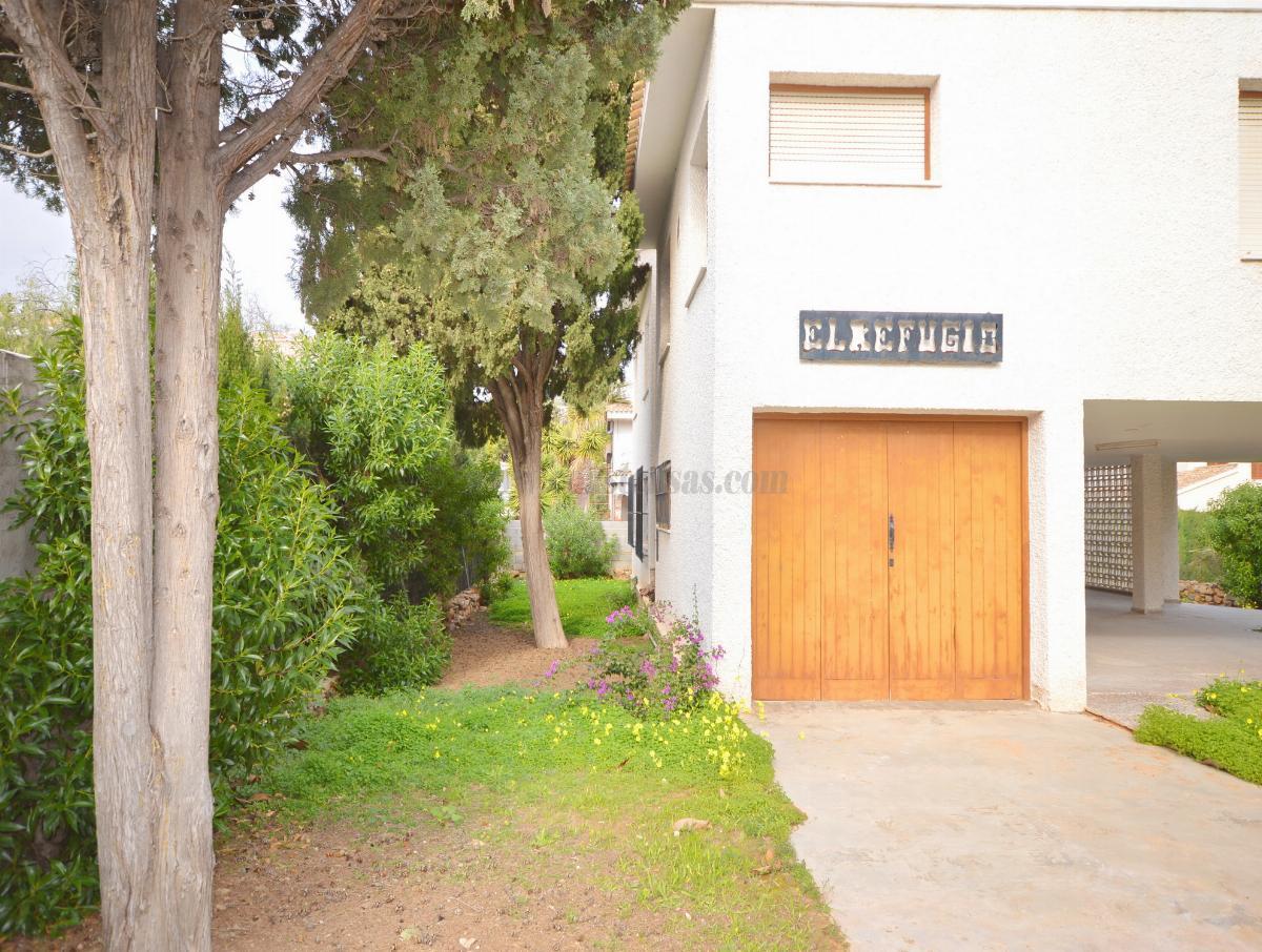 For sale of villa in Orihuela Costa