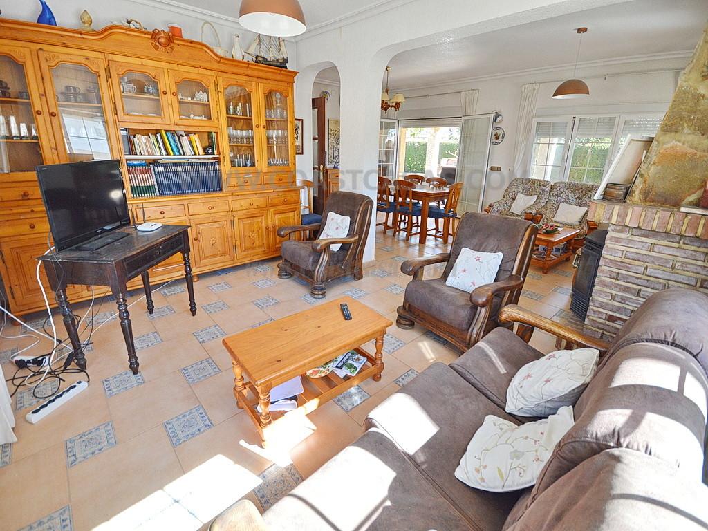 For sale of villa in Orihuela Costa