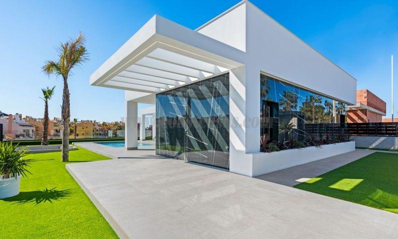For sale of villa in Algorfa