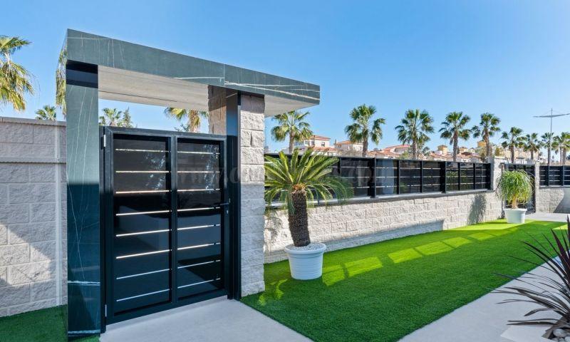 For sale of villa in Algorfa