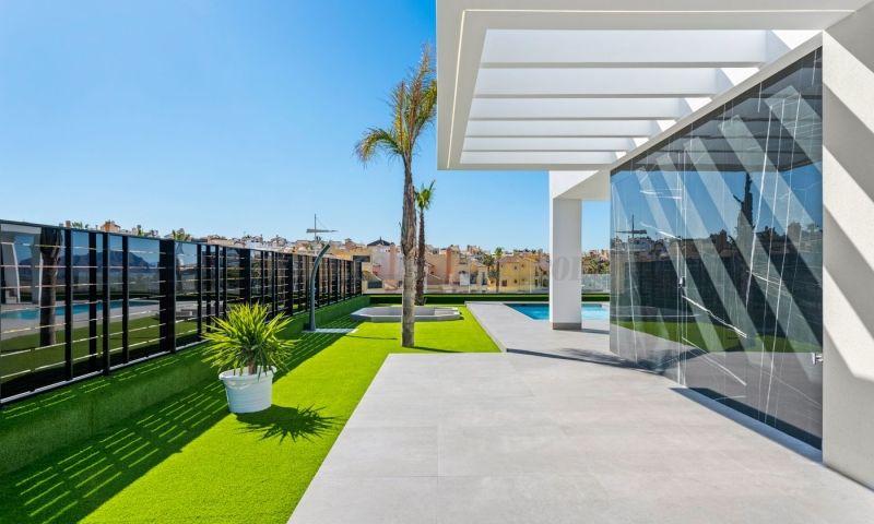 For sale of villa in Algorfa