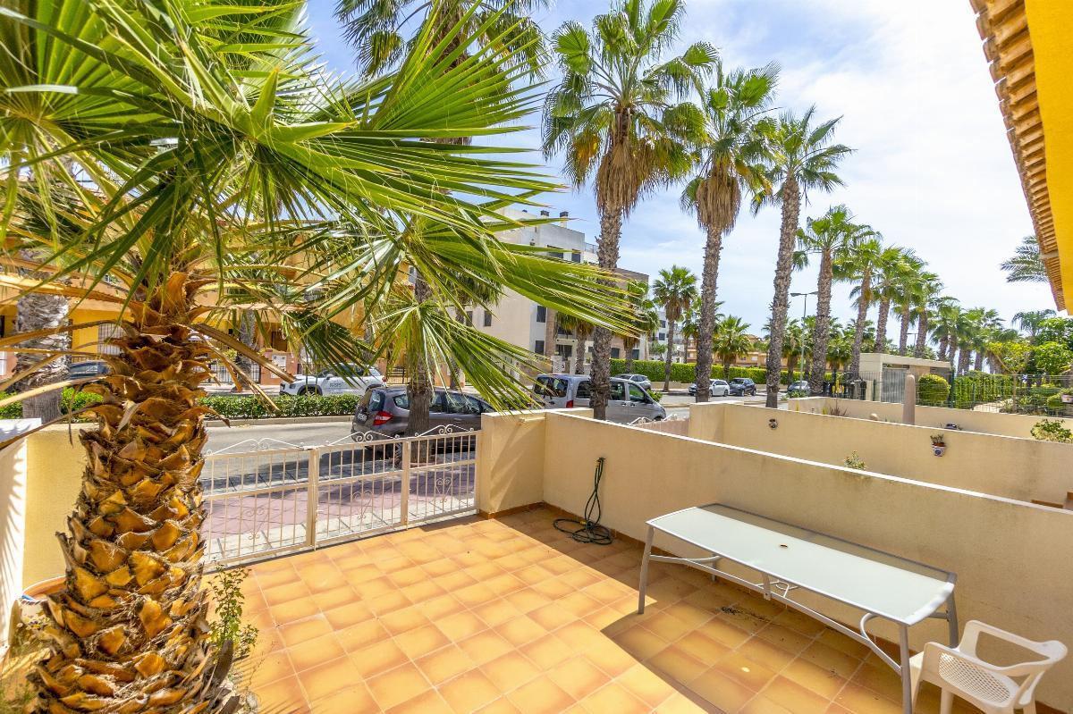 For sale of house in Orihuela Costa