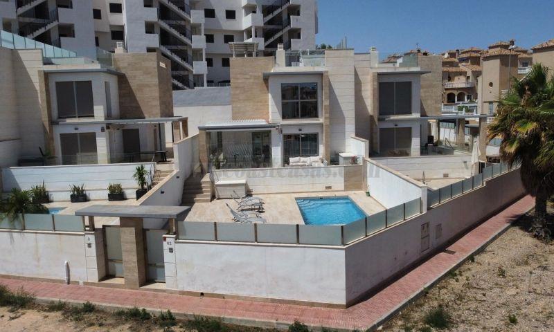 For sale of villa in Orihuela Costa