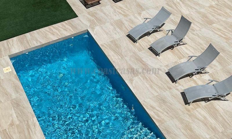 For sale of villa in Orihuela Costa