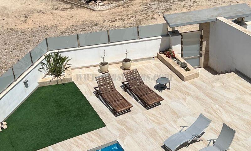 For sale of villa in Orihuela Costa