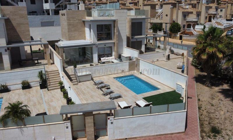 For sale of villa in Orihuela Costa