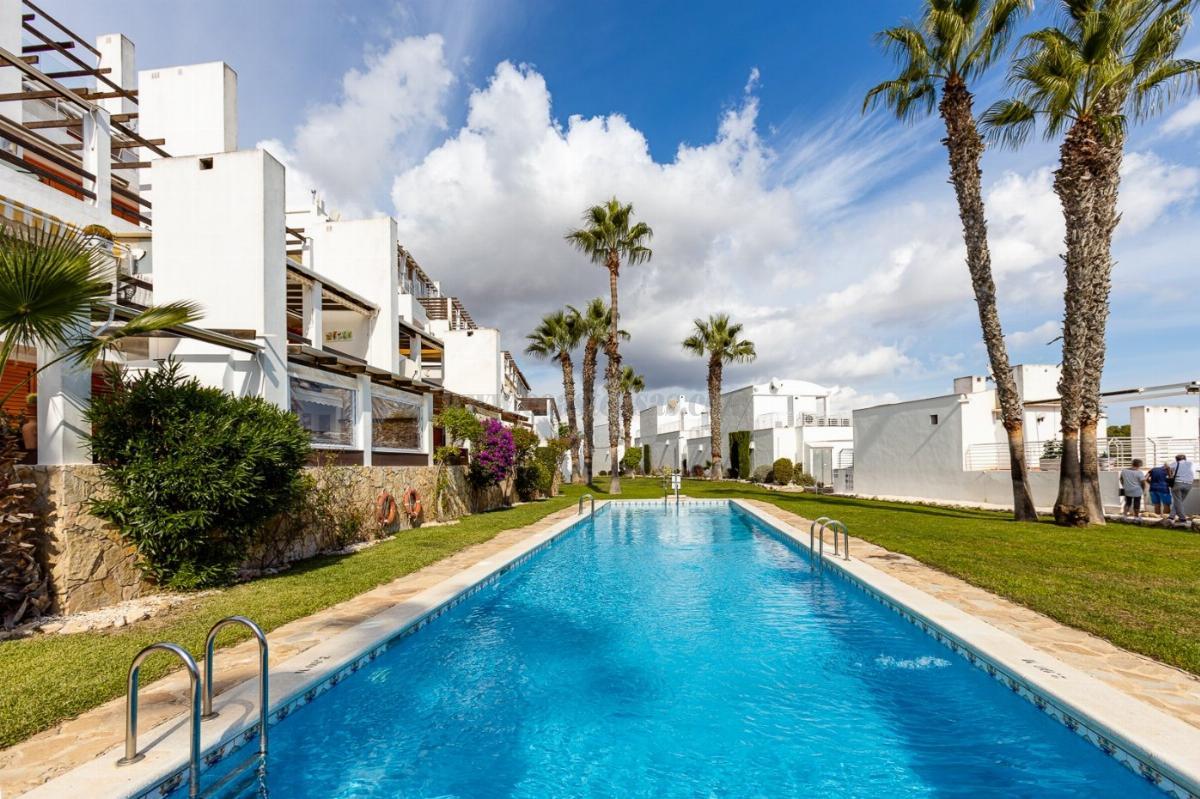 For sale of apartment in Orihuela Costa