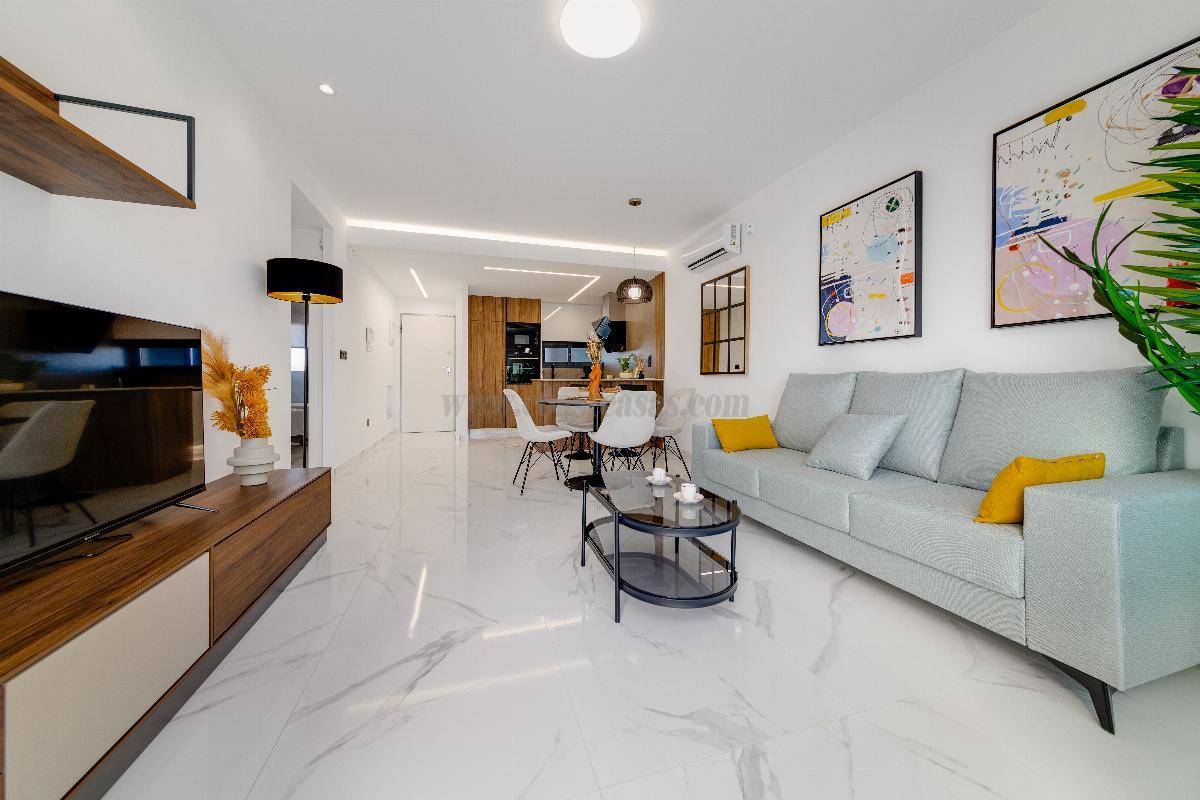 For sale of apartment in Guardamar del Segura