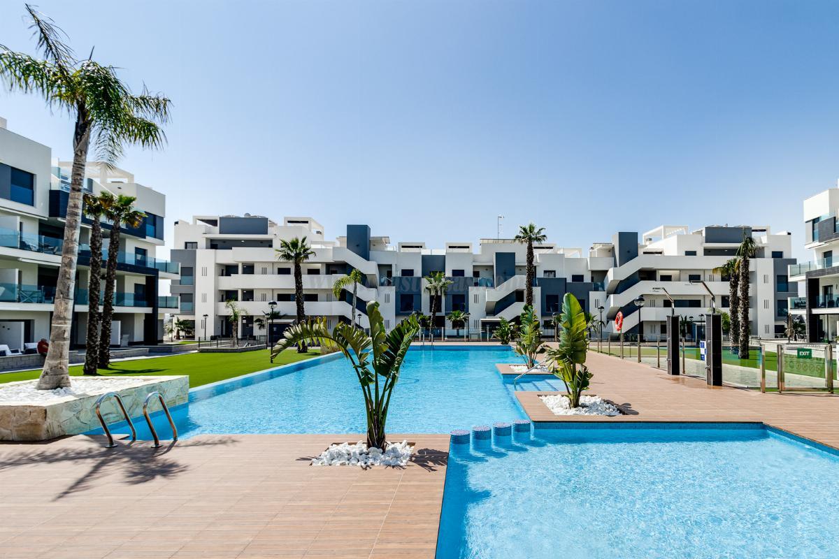 For sale of apartment in Guardamar del Segura