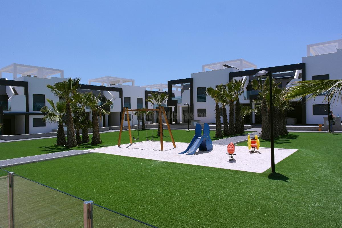 For sale of apartment in Guardamar del Segura