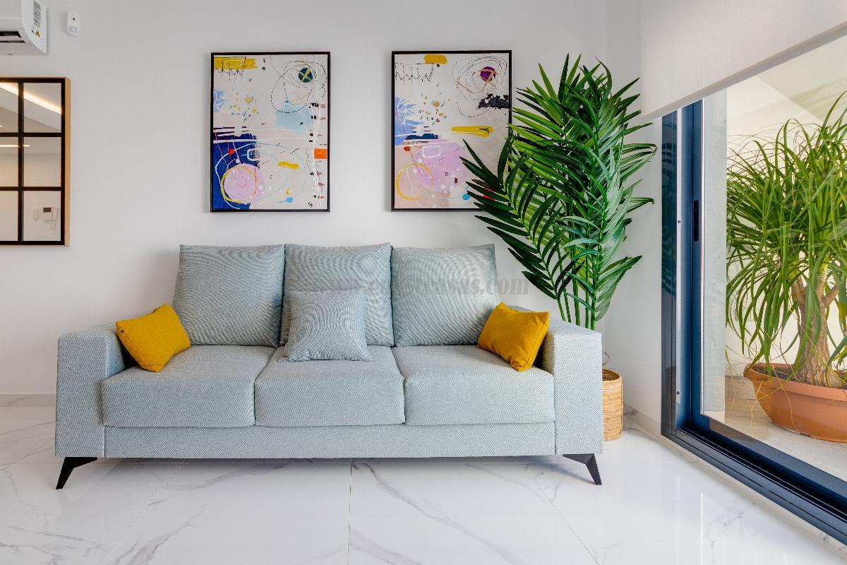 For sale of apartment in Guardamar del Segura