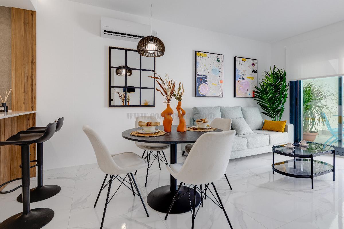 For sale of apartment in Guardamar del Segura